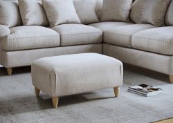Model 37 - Footstool Agmamito Faro